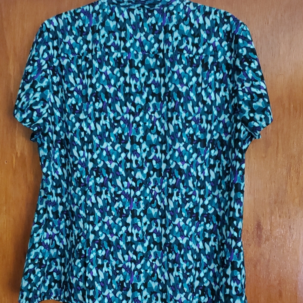 Dana Buchman Blue and Black Buttoned Blouse - Picture 4 of 4